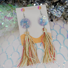 Load image into Gallery viewer, Festive Hooray Peranakan tassel all the way