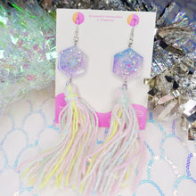 Load image into Gallery viewer, Festive Hooray Peranakan tassel all the way 2