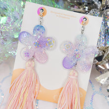 Load image into Gallery viewer, Festive Hooray Peranakan tassel all the way 4