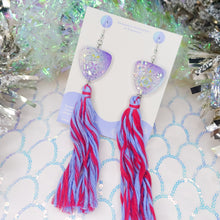 Load image into Gallery viewer, Festive Hooray Peranakan tassel all the way 5