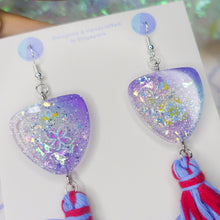 Load image into Gallery viewer, Festive Hooray Peranakan tassel all the way 5