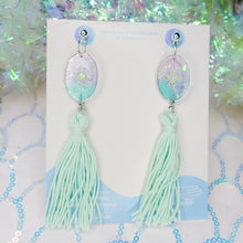 Load image into Gallery viewer, Festive Hooray Peranakan tassel all the way