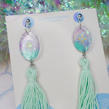 Load image into Gallery viewer, Festive Hooray Peranakan tassel all the way