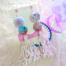 Load image into Gallery viewer, Vacation pomz and tassels all the way