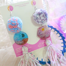 Load image into Gallery viewer, Vacation pomz and tassels all the way