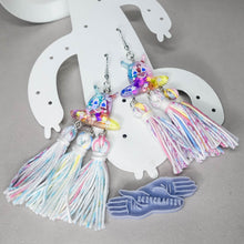 Load image into Gallery viewer, Doodles come alive Aliens petite tassels dangles