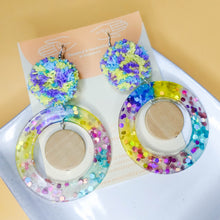 Load image into Gallery viewer, Mix & Match 2.0 circular pomz with wood charm