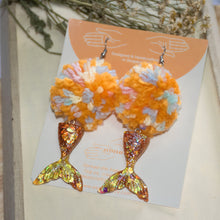 Load image into Gallery viewer, Medium pomz with Mermaid tails