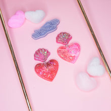 Load image into Gallery viewer, Spread Love Shelly Heart