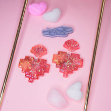 Load image into Gallery viewer, Spread Love Shelly Teething Heart