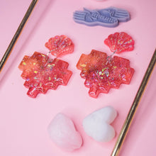 Load image into Gallery viewer, Spread Love Shelly Teething Heart