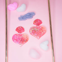 Load image into Gallery viewer, Spread Love Shelly Hearty 2