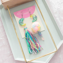 Load image into Gallery viewer, Mix & Match Asy Crescent pomz Tassels all the way