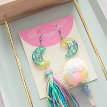 Load image into Gallery viewer, Mix & Match Asy Crescent pomz Tassels all the way