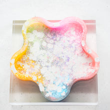 Load image into Gallery viewer, Rounded Flower 01 - Psychedelic Infinity Trinket Dish