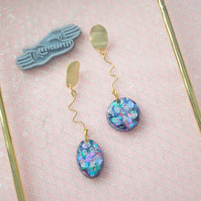 Load image into Gallery viewer, Face Pun(ch) Asy Curly Wurly Shapeys