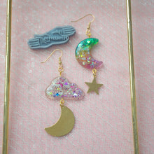 Load image into Gallery viewer, Face Pun(ch) Asy Cloudy Moon