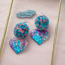 Load image into Gallery viewer, Face Pun(ch) Hearty Pomz