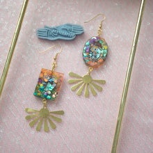 Load image into Gallery viewer, Face Pun(ch) Floral Shapeys