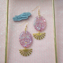 Load image into Gallery viewer, Face Pun(ch) Fanny Oval