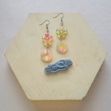 Load image into Gallery viewer, Spring Blooms Circular Floral Dangle