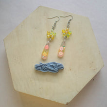 Load image into Gallery viewer, Spring Blooms Teardrop Florals