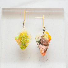 Load image into Gallery viewer, Asymmetrical Gold Bar study Shapey - Psychedelic Infinity Earrings
