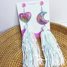 Load image into Gallery viewer, Kutis asy shapey with tassels