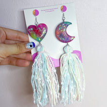 Load image into Gallery viewer, Kutis asy shapey with tassels