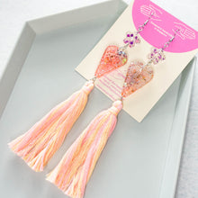 Load image into Gallery viewer, Dreams you wish 2.0 Bubblebath sunset tassel all the way